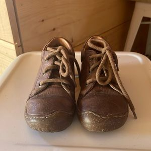 Froddo brown leather barefoot hiking shoes. Size 25.